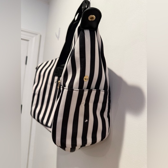 Alice + Olivia Stacey Bendet Black and White Striped Duffle Tote Bag NWT - Picture 5 of 10